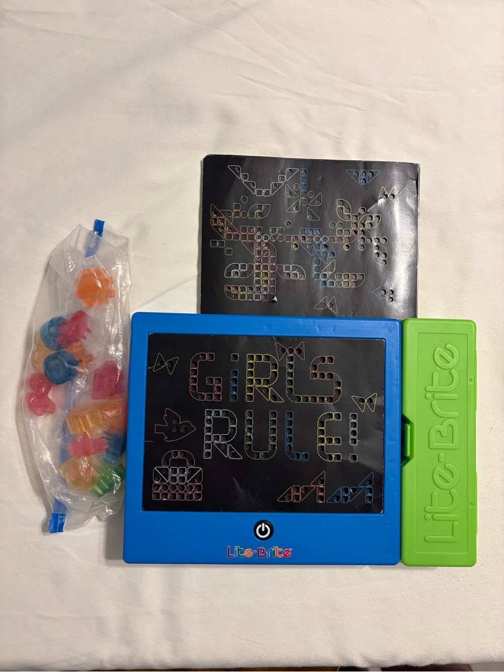 Basic Fun! Lite Brite Portable Tablet in Blue with a Light Up Grid - Picture 3 of 4